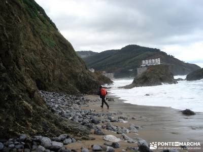 Reserva de la Biosfera Urdaibai - San Juan de Gaztelugatxe;imagenes de campamentos de verano rutas v